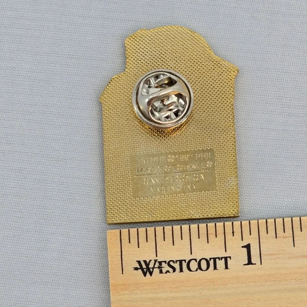 Vintage 1997 Planet Hollywood Amsterdam Van Gogh Windmill Enamel Pin Fotoball